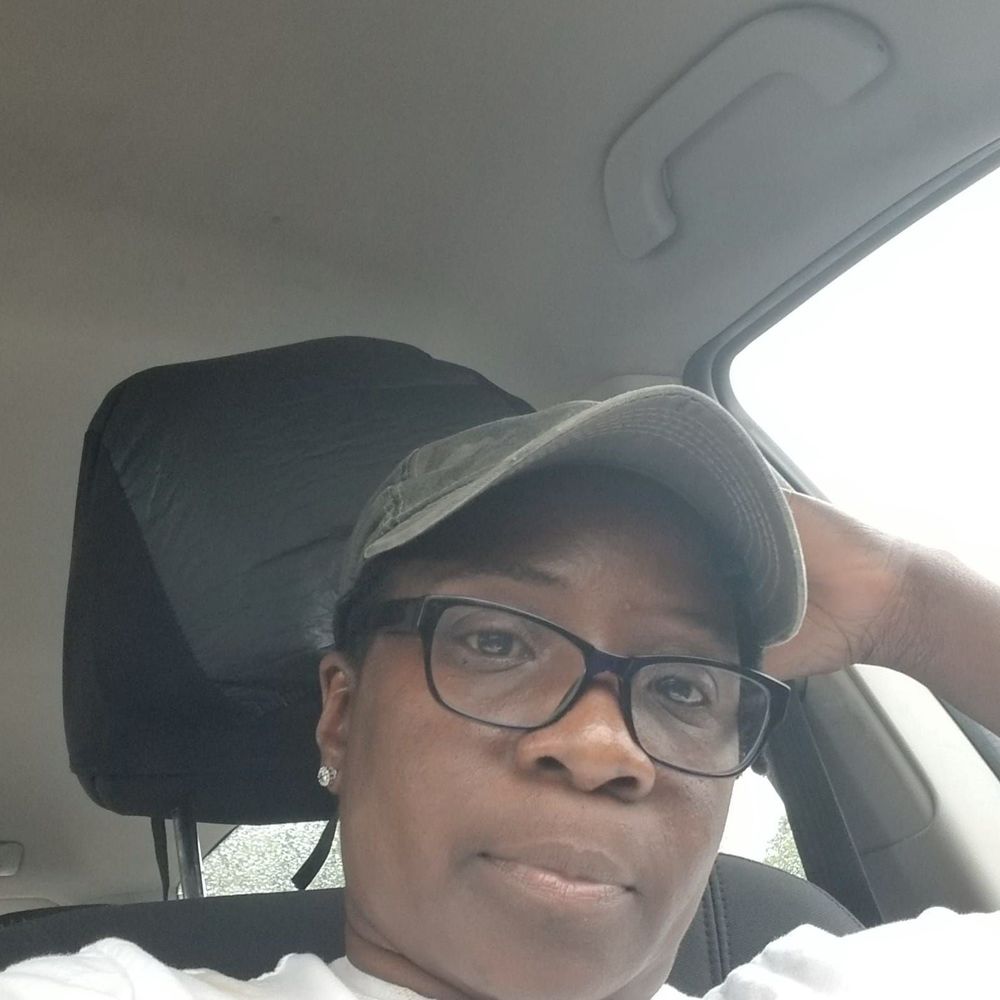 Meet your Posher, Mamina